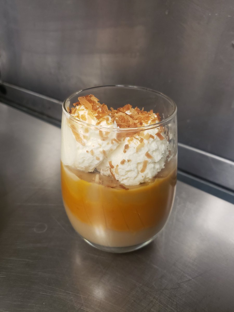 MarkVudrag1's tweet photo. Butterscotch pudding w/ butterscotch ganache topped w/ pistachio flavored whipped cream and toasted coconut https://t.co/ZxQ4OVNLNJ