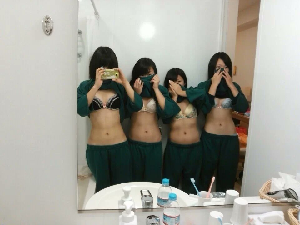 eroohuzake's tweet photo. 体育着女子のおふざけエロであります。
#おふざけ　#悪ノリ　#おふざけエロ　#ノリエロ https://t.co/LD96wpTpSZ