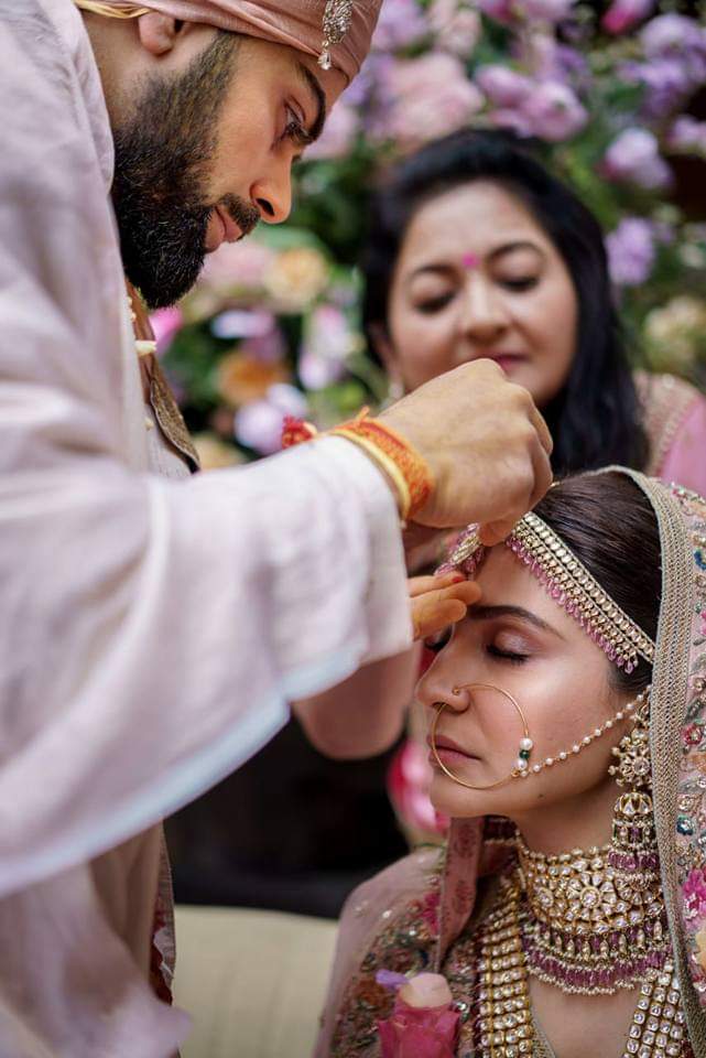 shannu__18's tweet photo. Four years of togetherness! 💖✨ 
#Virushka #ViratKohli #AnushkaSharma https://t.co/Zd2pZdilkr