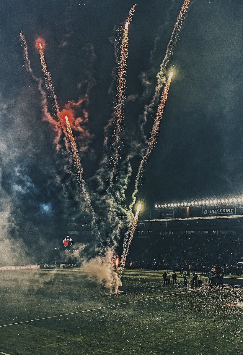 JuaniAnc's tweet photo. HOY JUEGA EL ÚNICO CAMPEÓN DE LA CIUDAD ⭐❤️🖤 https://t.co/oCYtiw2Rk7
