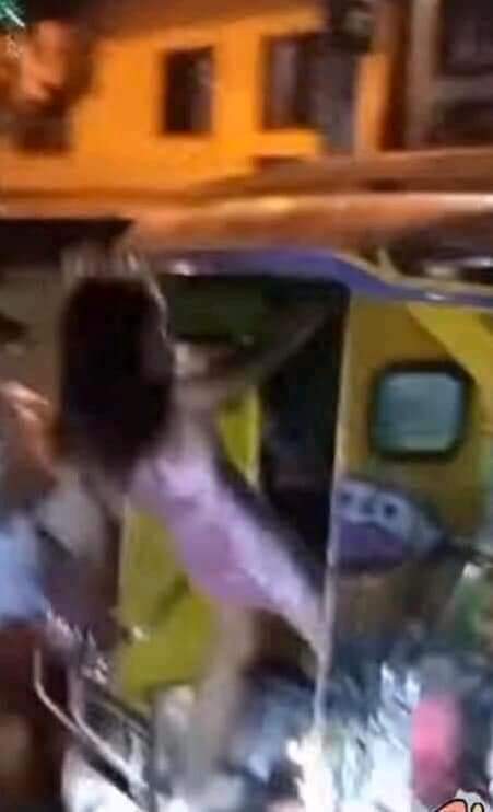 TinkjamNato's tweet photo. Ah sige bondelle HAHAHAHA shuta.

Jeep yung isa tapos MRT naman yung isa 🤧😂 https://t.co/TIbpEh19WN