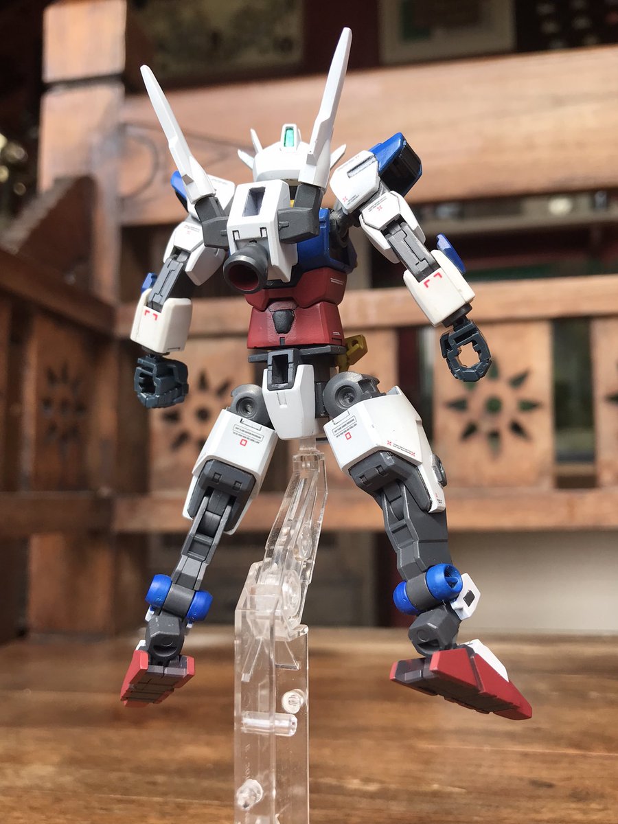 yattanemo's tweet photo. (1/2) And now for the custom Core Gundam: Core Gundam α!  Made it to go with α-Orion, and is fully compatible with the other PLANETS system armours.
Modified the joints because polycaps suck.

#gundam #gunpla #ガンプラ https://t.co/6CNkuVbl80