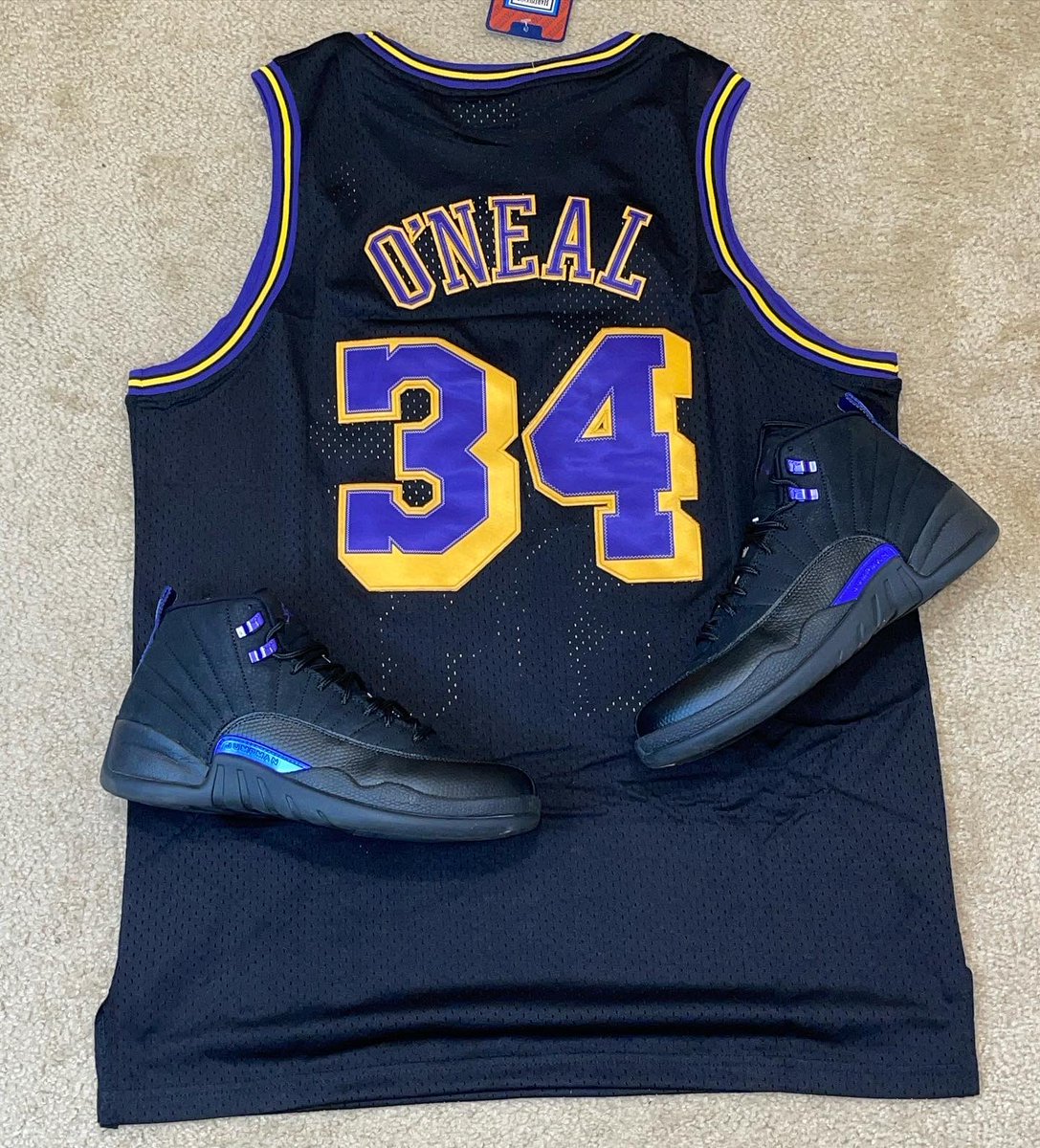 HUBapparel1's tweet photo. Throwback Shaq Mitchell &amp; Ness jersey at H.U.B.!!! https://t.co/rxL6ruax5H