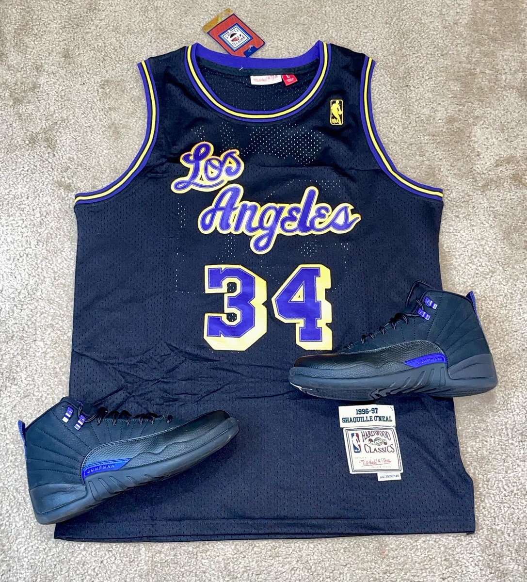 HUBapparel1's tweet photo. Throwback Shaq Mitchell &amp; Ness jersey at H.U.B.!!! https://t.co/rxL6ruax5H