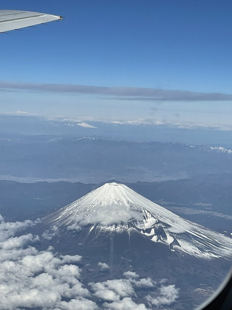 queoto's tweet image. 富士山🗻
綺麗な雪化粧😊
#ANA ✈️