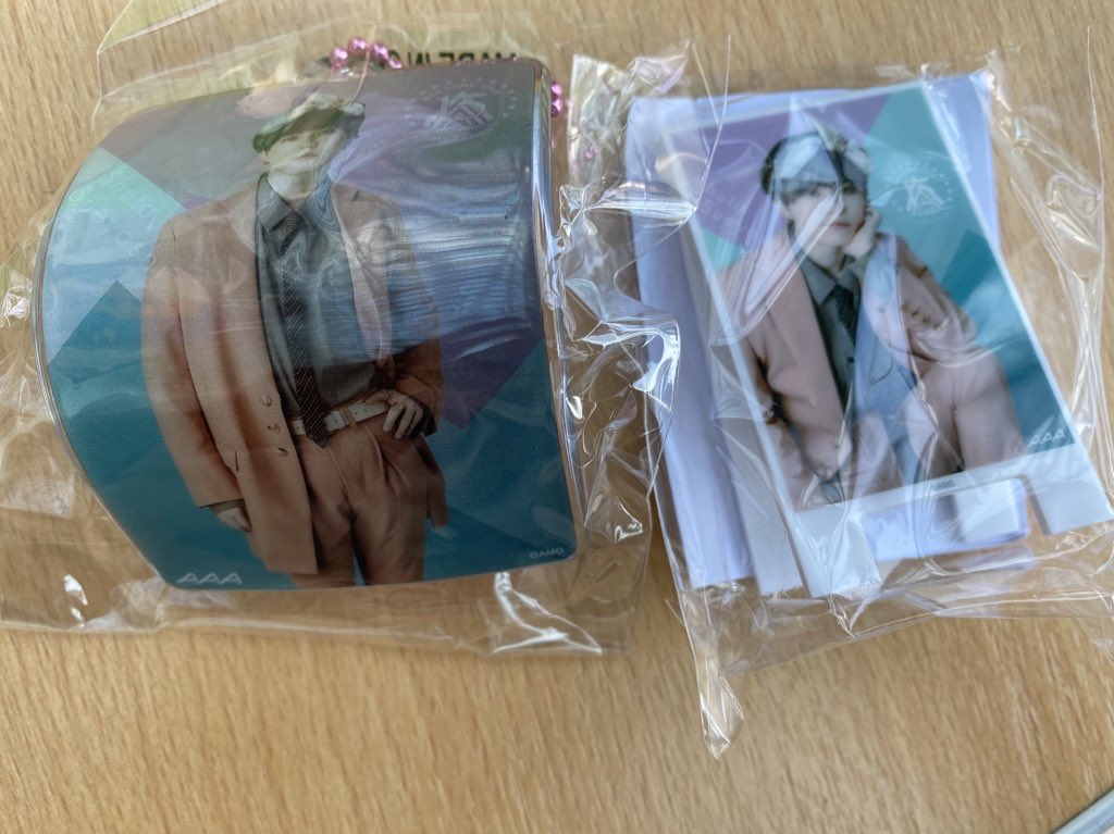 takutakauno's tweet photo. #AAA DOME TOUR 15th ANNIVERSARY -thanx AAA lot-

グッズ交換
AAA CAPSULE TOY -thanx AAA lot-

譲：アクリルメモスタンド末吉
      ビニールチャーム末吉

求：アクリルメモスタンド宇野
     缶バッジ西島か宇野

東京1、2、3日目、北海道で交換希望です🙇‍♂️

#AAAグッズ交換
#カプセルトイ https://t.co/pK5sVlwOl3