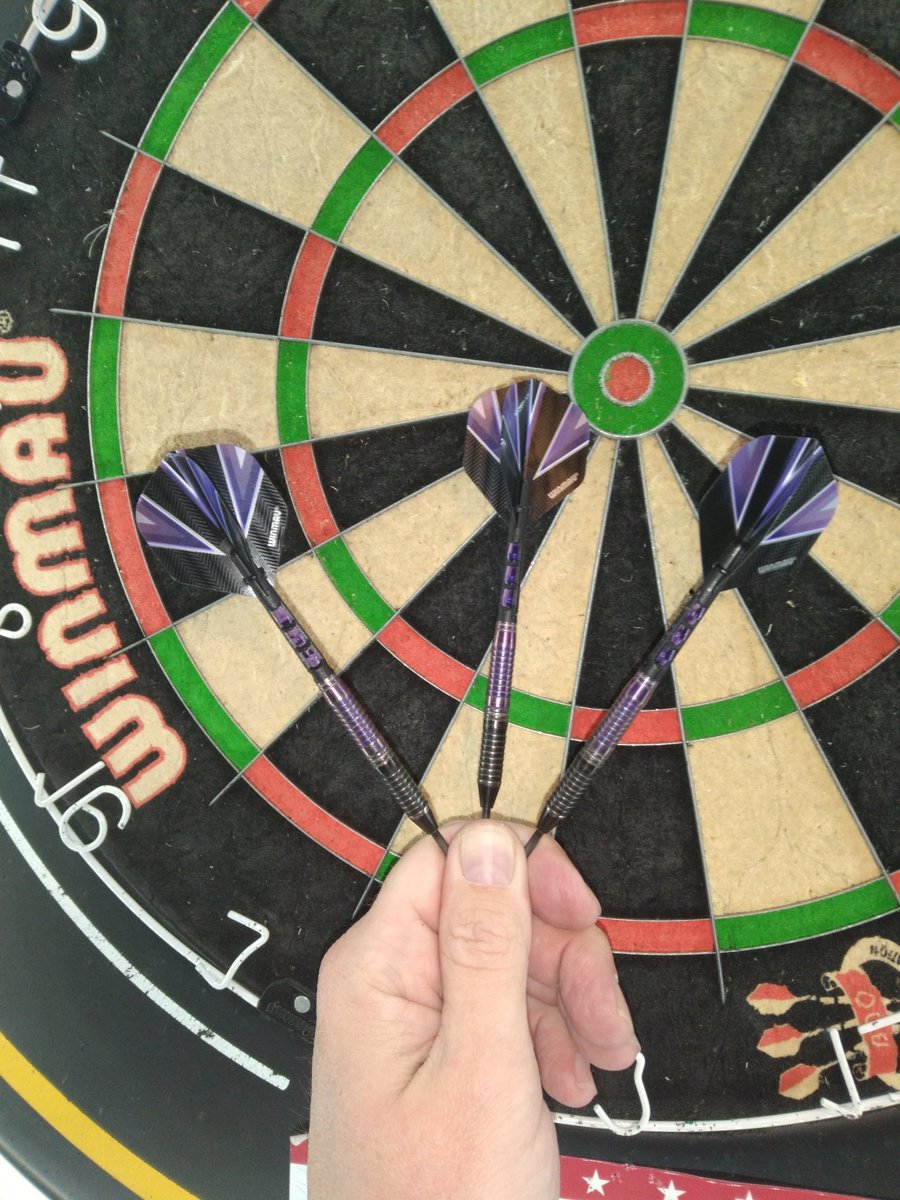 DAMAGE180's tweet photo. My custom #Darts: 24g barrels by @reddragondarts. Carbon ST shafts by @HarrowsDarts. Flights and #Blade5 by @Winmau. #BlackAndPurple #Deadman #DamageCase https://t.co/4N5JzMaUnj