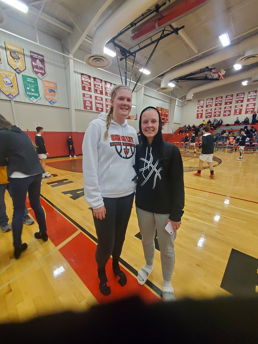 wags5now's tweet photo. It's always fun to see these 2 on the court together even if they do try and roll each other. 🤣🤣 #NDPro Ndpro Fan It'll be fun to continue watching them play against each other at the next level! 💙❤🏀Good game Ems and Ads! 🍔🍟#burgersandfriesforever @AdieWagner https://t.co/QSL737htcB
