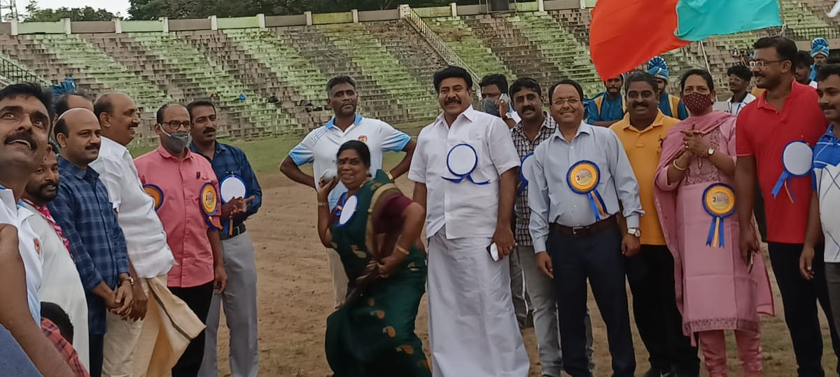 കൊല്ലം ലാൽ ബഹാദൂർ ശാസ്ത്രി സ്റ്റേഡിയത്തിൽ തുടങ്ങിയ സംസ്ഥാന മാസ്റ്റേഴ്സ് ഗെയിംസ് ഷോട്ട്പുട്ട് മത്സരത്തിനുള്ള ഷോട്ട് എറിഞ്ഞ് ഉദ്ഘാടനം ചെയ്തു...