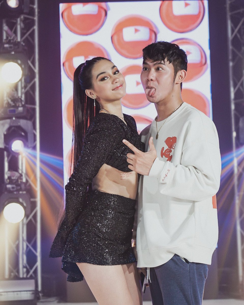 lantisespiritu's tweet photo. happy birthday to one of the amazing women in the world! you have the purest and kindest heart. you are one of the strong and brave women i know. keep inspiring a lot of people and do what you always love, i love you. 🤍✨ @ZeinabHarake11 #HappyZebbyDay https://t.co/GnuqK5KfhC