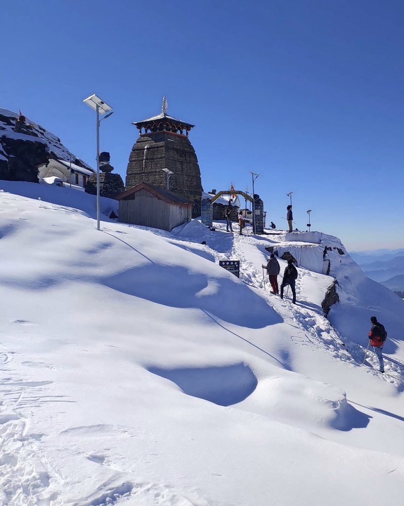 Raghu Situated Amongst The Wondrous Mountains Of Tungnath In Rudraprayag Tungnath Temple Is One Of The Panch Kedar Temples Located At A Height Of 3680mts The Mesmerizing Tungnath Temple Has