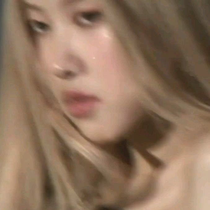 Hôm nay là ngày cuối cùng rồi cố lên mọi người ơi! I vote #MAMAVOTE #rosé