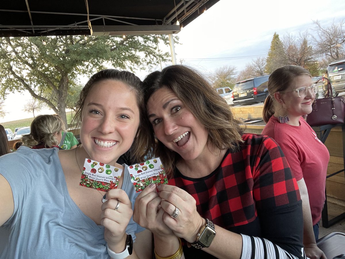 Love that we get jeans for the rest of the year! ⁦<a href="/GESHale/">Nancy Hale</a>⁩ ⁦<a href="/GESMsBrown/">Abby Brown</a>⁩ ⁦<a href="/GESHendrickson/">Kerri Hendrickson</a>⁩ 🎉 #extrabell #GESShineon