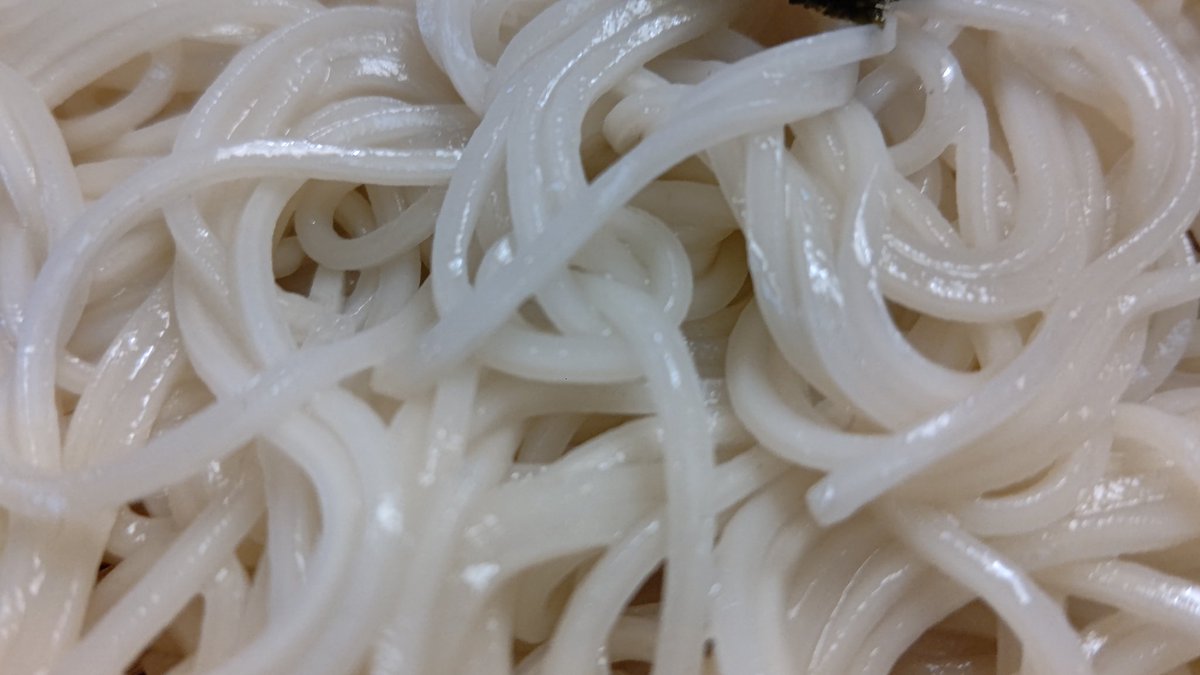 beatnikit's tweet photo. 日本の地方の食事は世界トップクラス(と、かなりの確度で思う) ということもあり炭水化物も普段よりオオク さらにジムにもイケズ 夜の接待会食の後は仕事にナラズ 
結果、出張して脂肪の層がツイタ
ので、
また明日から長時間労働してPFC考え ジムに行き 色々もどす  the 調整 https://t.co/euaEgfCFb3