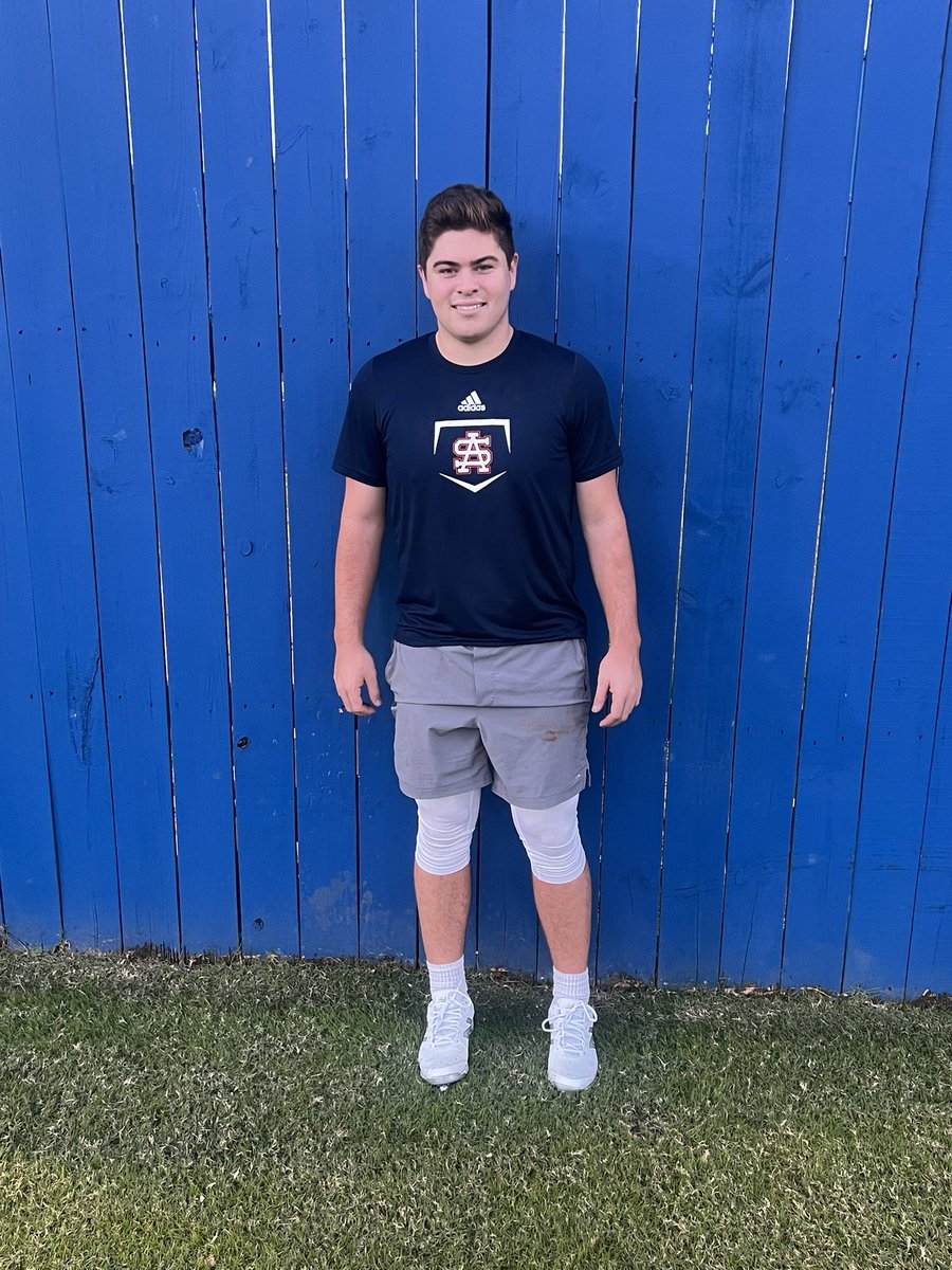Great to have former Greyhound <a href="/Sethbcarter23/">Seth Carter</a> and current @WeAreSouth_BSB pitcher stop by Greyhound Park. Once a Greyhound Always a Greyhound!