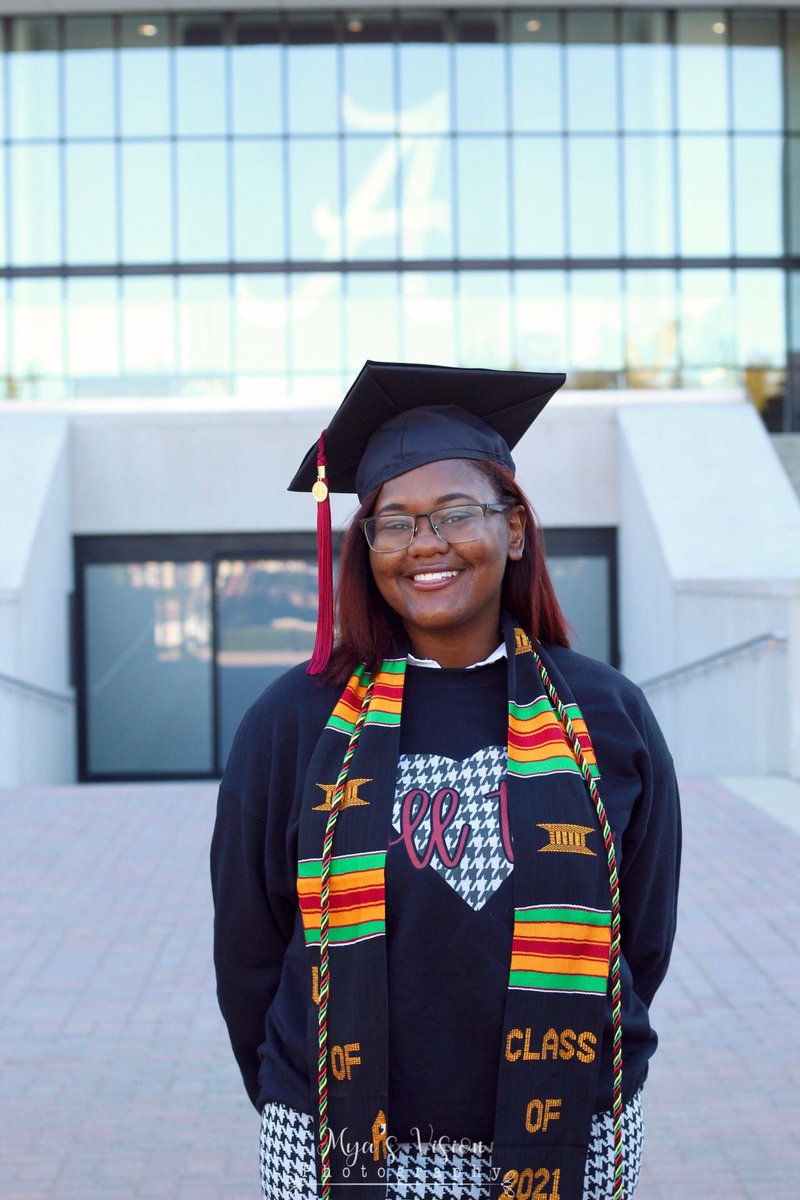 only_des's tweet photo. Finished in 3.5👩🏾‍🎓  After tonight, only refer to me as Destiny Jarmon, Alumna of THE University of Alabama🐘❤️ #BamaGrad #RollTide #UA21 https://t.co/kiqNb57ABS