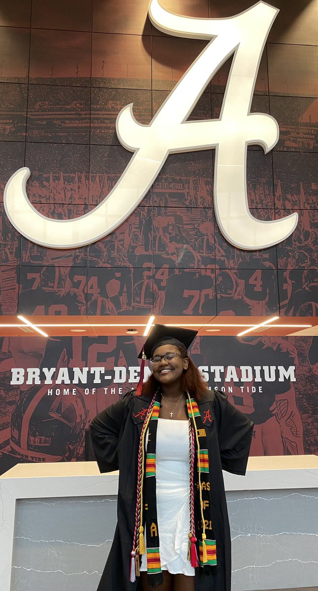 only_des's tweet photo. Finished in 3.5👩🏾‍🎓  After tonight, only refer to me as Destiny Jarmon, Alumna of THE University of Alabama🐘❤️ #BamaGrad #RollTide #UA21 https://t.co/kiqNb57ABS