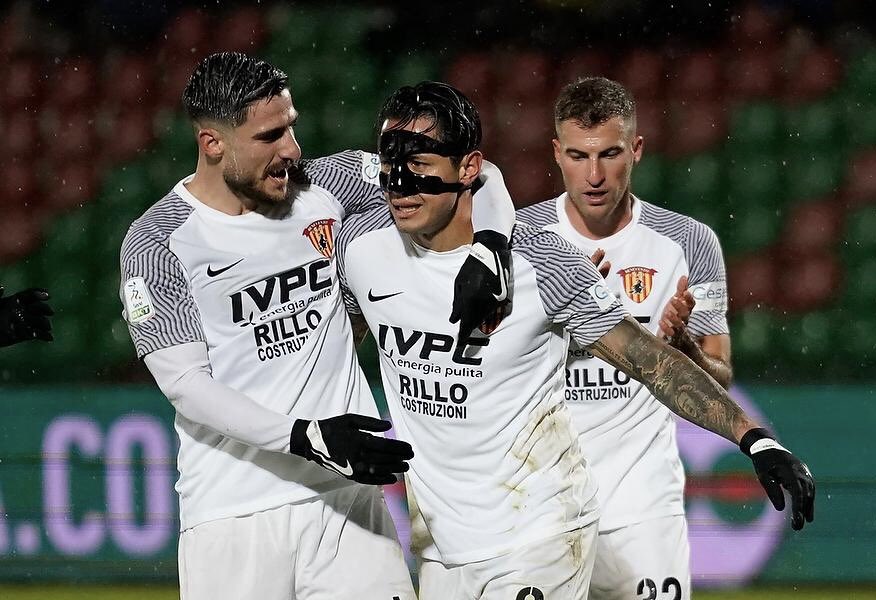 G_Lapadula's tweet photo. No pain, no gain! 
@bncalcio 
#serieb
#forzastrega https://t.co/ThavQ8M4by