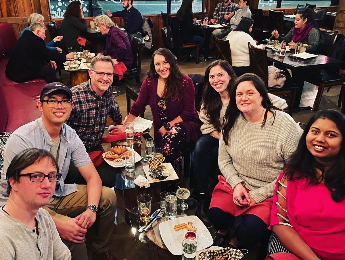 customerloyalti's tweet image. Happy holidays from the SnowShoe team — live from our team holiday gathering last night here in Portland! #pdx #pdxtech #team
