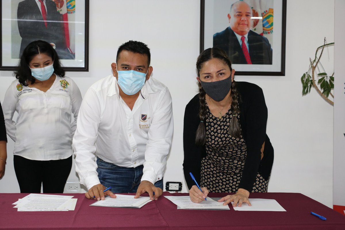 VeracruzIVM's tweet photo. Hoy, se firmó el Convenio de Colaboración para la Alimentación, Fortalecimiento y Actualización del #BANESVIM con el IMM de #SantiagoSochiapan. A su vez, se fortalecieron capacidades para el correcto llenado del mismo. 
#16DíasDeActivismo https://t.co/Q6Urgjde4Q