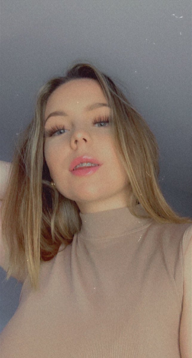 LibbyCrouch13's tweet photo. @nokii88 I hope I’m cute enough for you 🤫 https://t.co/c98lxAwm7b