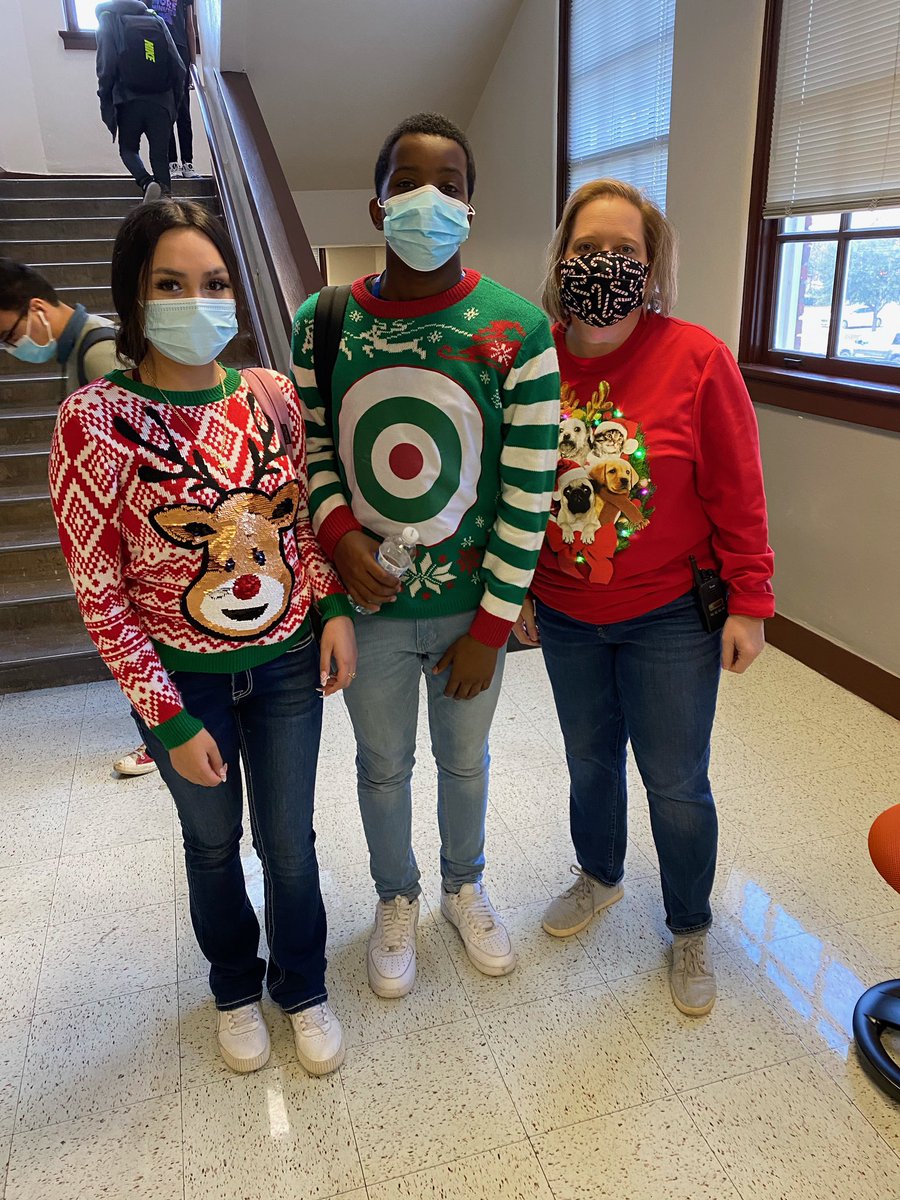 tanyania's tweet photo. On day no. 10 of the #PLPack holiday count down it was suppose to be #UglyChristmasSweater  day, but I 🤔 we just too cute for anything to be ugly about us. 😂😂😂  #ChooseIDEA #DallasISDHoliday @PersonalizeDISD @dallasschools @Ms_Pesina @RaymieVenable @mibroughton https://t.co/slCJ2r768F