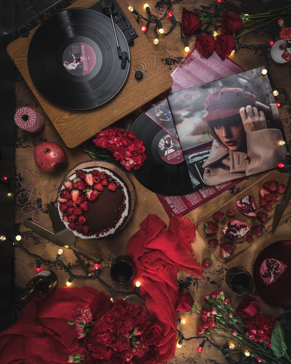 You’ve heard of Sad Girl Autumn but have you had Melancholy Lady Holiday yet? ⁣
⁣
This <a href="/taylorswift13/">Taylor Swift</a> album never goes out of style ♥️⁣
⁣
#red #redtaylorsversion #sadgirlautumn #alltoowell
