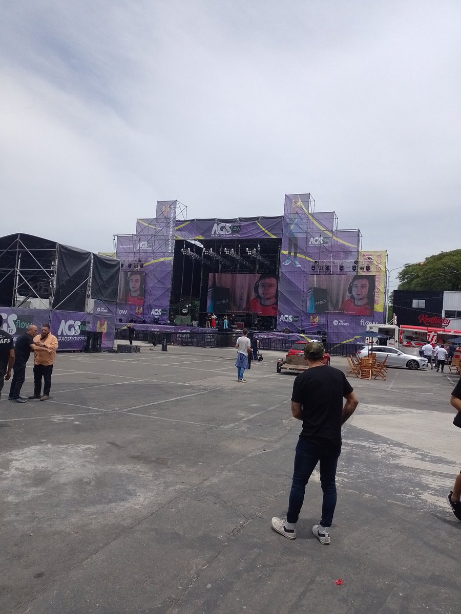 💜💛 tweet media