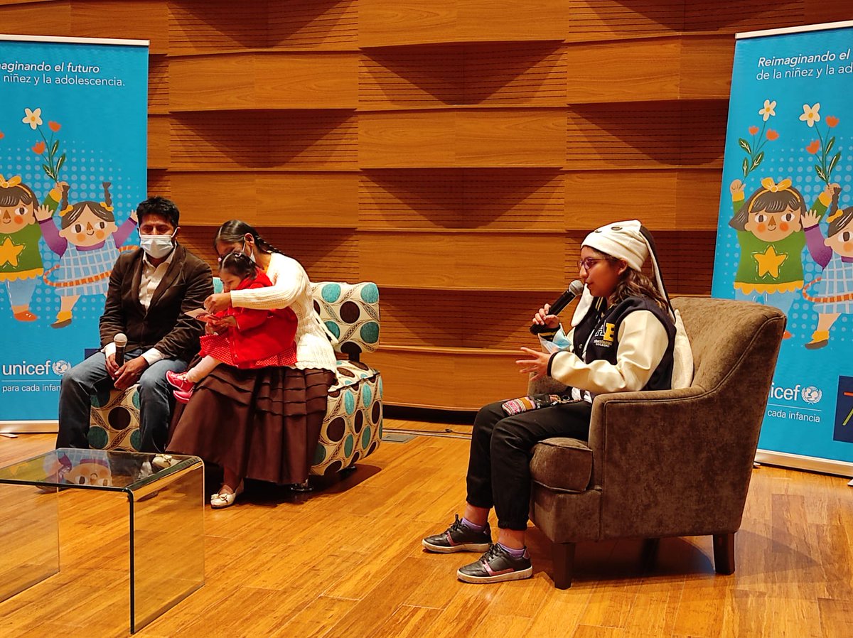 UNICEFBolivia's tweet photo. 🔵Hablamos de la primera infancia junto a la familia Quispe Condo, que ganó el concurso #RetoChef, Maker.Mayita, niña STEM y Nico de @Canal_BoliviaTV.
#UNICEF75 https://t.co/jc4AOQH6GK