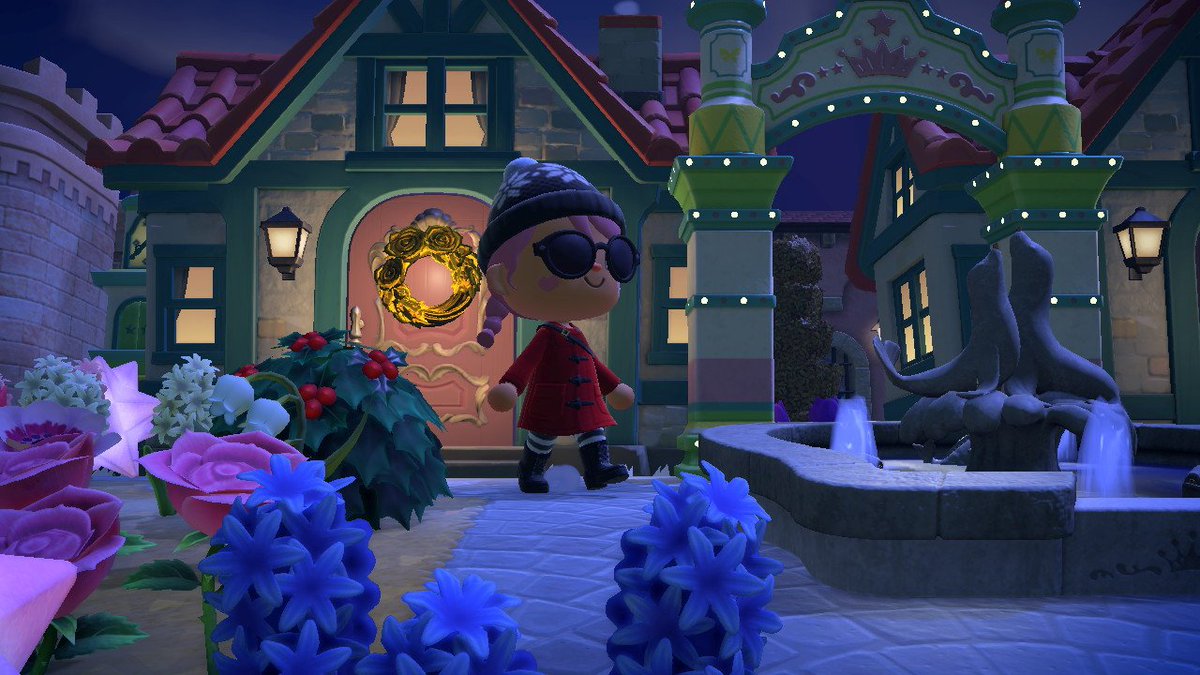 melycolosio's tweet photo. Open island!There is a few goodies on the beach to the left of the airport and some DIY'S for whoever needs them. Bring vines if you have some to spare, Ty! (PLEASE do NOT pick the flowers). #dodocode 25B5K #AnimalCrossingNewHorizions #ACNH https://t.co/wMUQyNv6WT