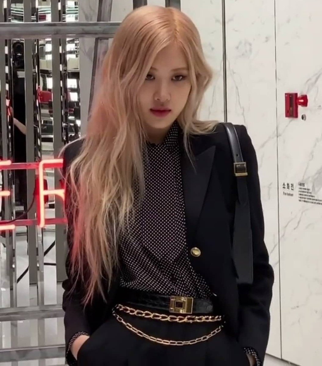 LTTT46274312's tweet photo. I vote #MAMAVOTE #rosé https://t.co/yQjRPQdwW5