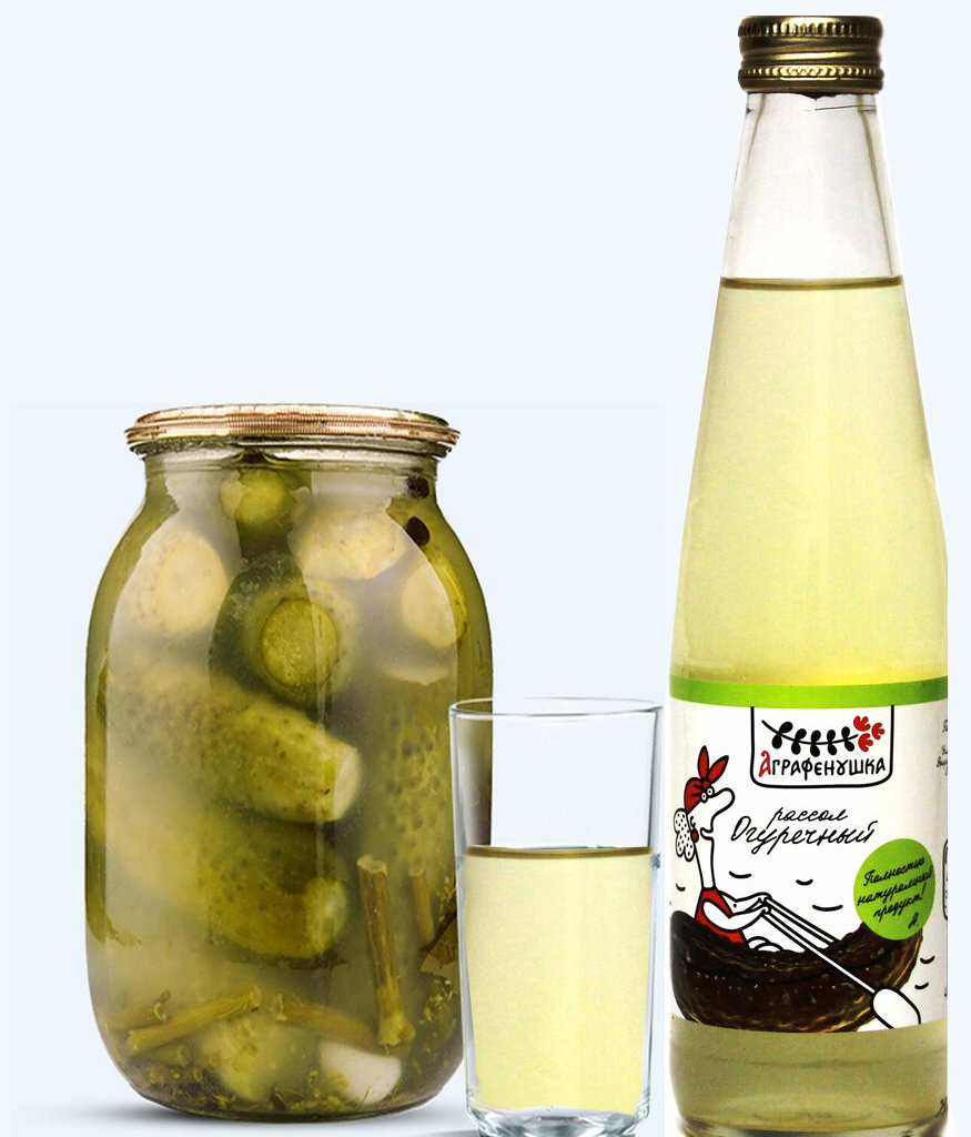 Можно использовать рассол. Рассол на огурцы. Огурчики в банке. Огуречный мохито безалкогольный. Банка с огуречным рассолом.