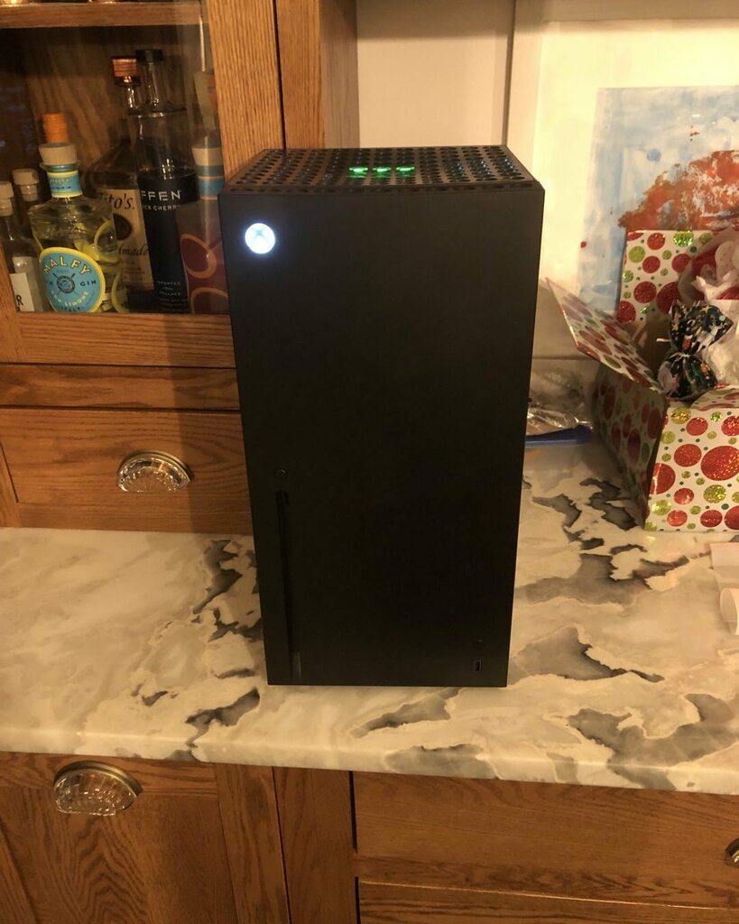 BakingSteele's tweet photo. One #xbox #fridge in the #bakingsteele house. #friday #microsoftlife https://t.co/L9xAvNgdns https://t.co/93NImYm88e