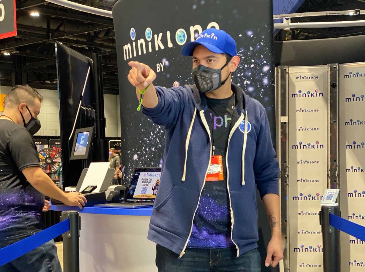 CustomColor3D tweet media