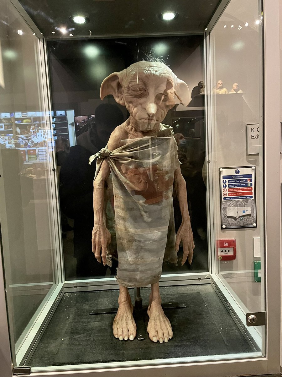 SurajB__'s tweet photo. place is nuts😮💨 #wbstudiolondon #ripdobby https://t.co/YFoYkvBpM6