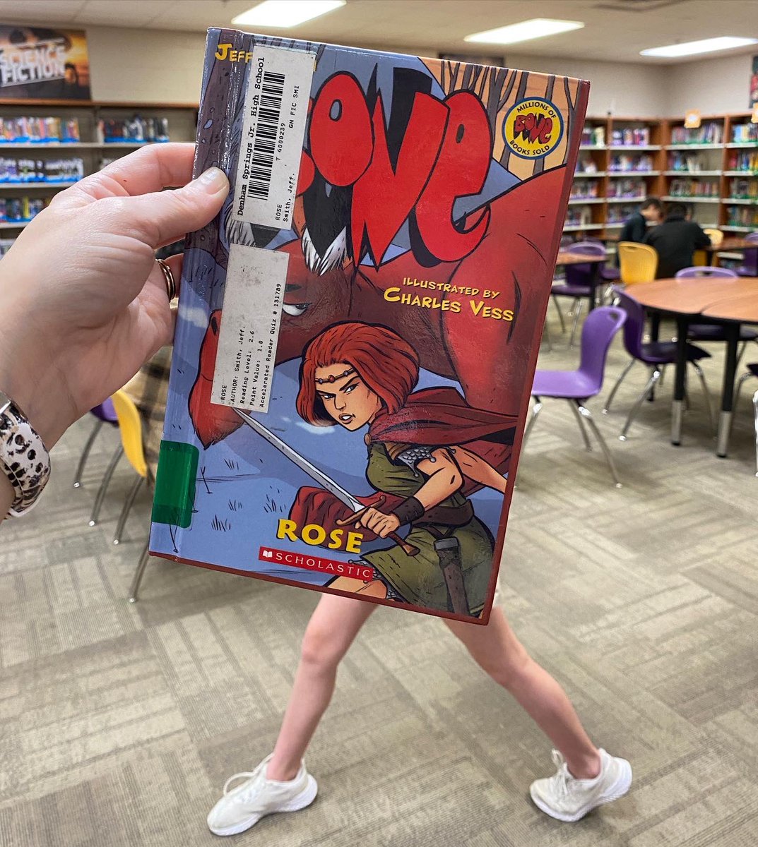 loudbibliophile's tweet photo. Happy #bookfacefriday📚😃 https://t.co/Key8D41fqo