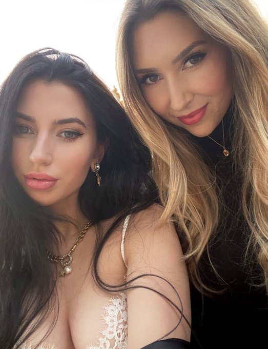 Get on your knees. Now. ✨ https://t.co/tqdRicQz0e