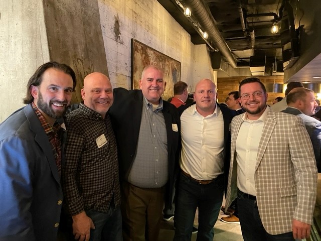JoseBra88123724's tweet photo. Great times with great partners at the #Intelisys Holiday Party event in Minneapolis, MN. Thank you for your continued support of our #SpectrumPartnerProgram we would not be here without you all!

#IntelisysIsGettingItDone

#IntelisysPartnersAreAwesome

#RonMiller  #ChrisBecker https://t.co/NWbfIczLCC