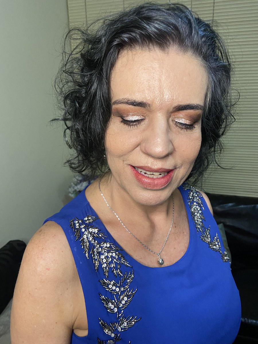 itsnaiana's tweet photo. Mais uma cliente satisfeita! Hahahahah #makebyme #mamis https://t.co/6es4dyeilN