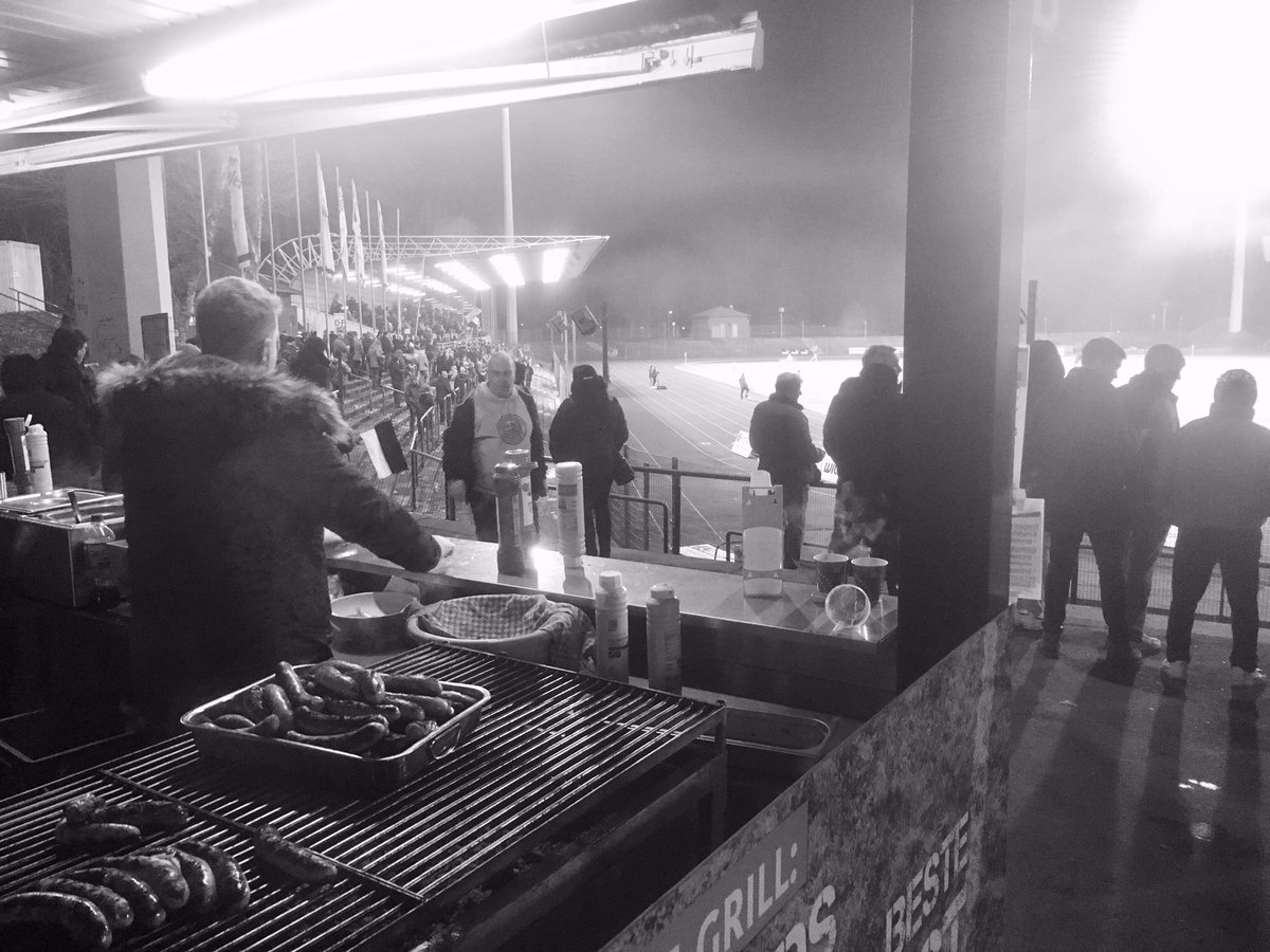 Wattenscheid, ooit bundesliga, nu flutlichtspiel gegen Vreden, 1-1.