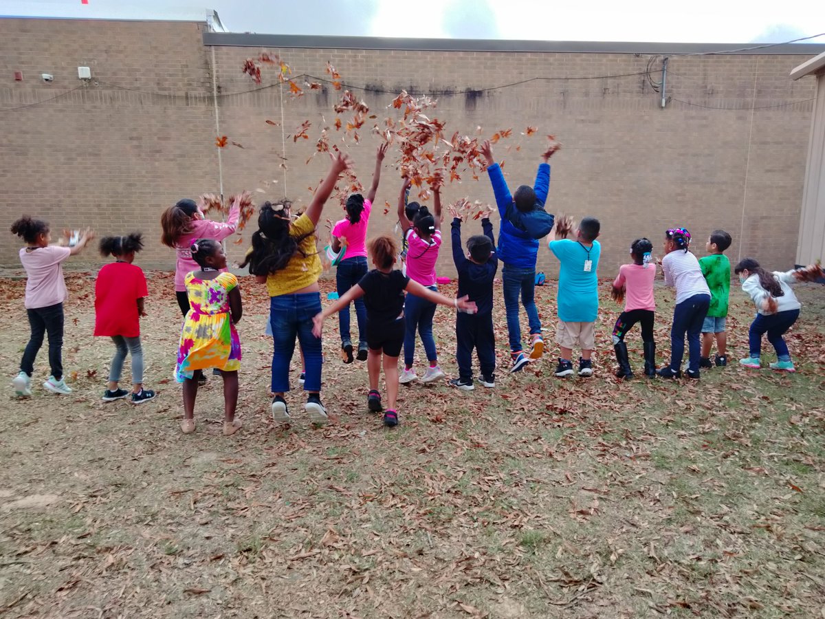 mrsmathai's tweet photo. My students couldn't resist doing this! They remind me to take joy in the little things! https://t.co/oG3ciXj7ny