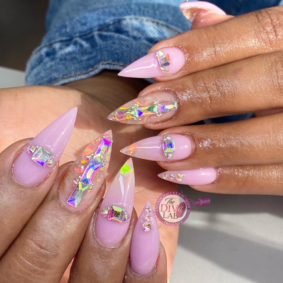 TheDivaLabNY's tweet photo. Some #artwork these past weeks… #nailart #blackownedbusiness #haitian https://t.co/JbJp0Zyk1r
