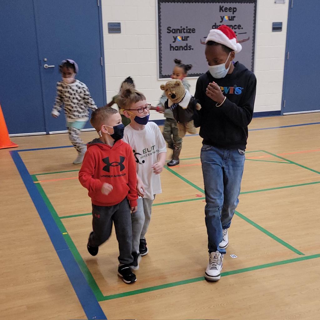 Mr_Lewis_AP's tweet photo. Best thing I saw this week: my 5th-grade mentee building positive relationships with our littles during their morning fun run. #RTEcharacter #RTEjoy #RTEwingmen @SchirmerRTE @Mr_JohnsonRTE @RTEFlightStatus https://t.co/9P1vnBPLE1