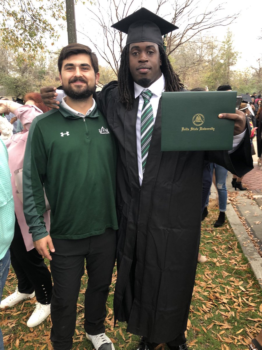 Sam_RayburnIV's tweet image. Proud of these 2 guys on getting that degree!! Much love to you both and excited to see what the future brings