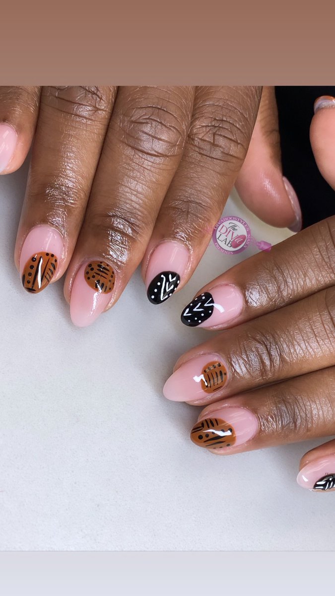 TheDivaLabNY's tweet photo. Some #artwork these past weeks… #nailart #blackownedbusiness #haitian https://t.co/qTU6rZaB2G