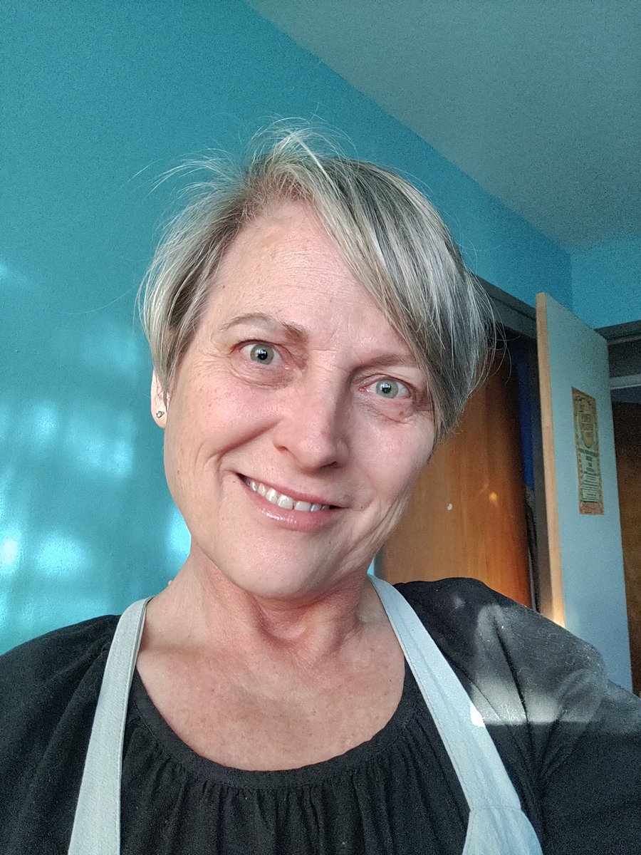 DoesItMatterTC's tweet photo. I got 7:12 into "just like that" and I realized I was never like that.

I'm so NOT sorry, I don't give a shit abt fashion.

I'm a damned hippie w messy hair. Always have been &amp; #UnDyed  at53 is who I am.

#TeamMiranda @CynthiaNixon there is a reason I believe in you. Integrity. https://t.co/DkayPQmVYW