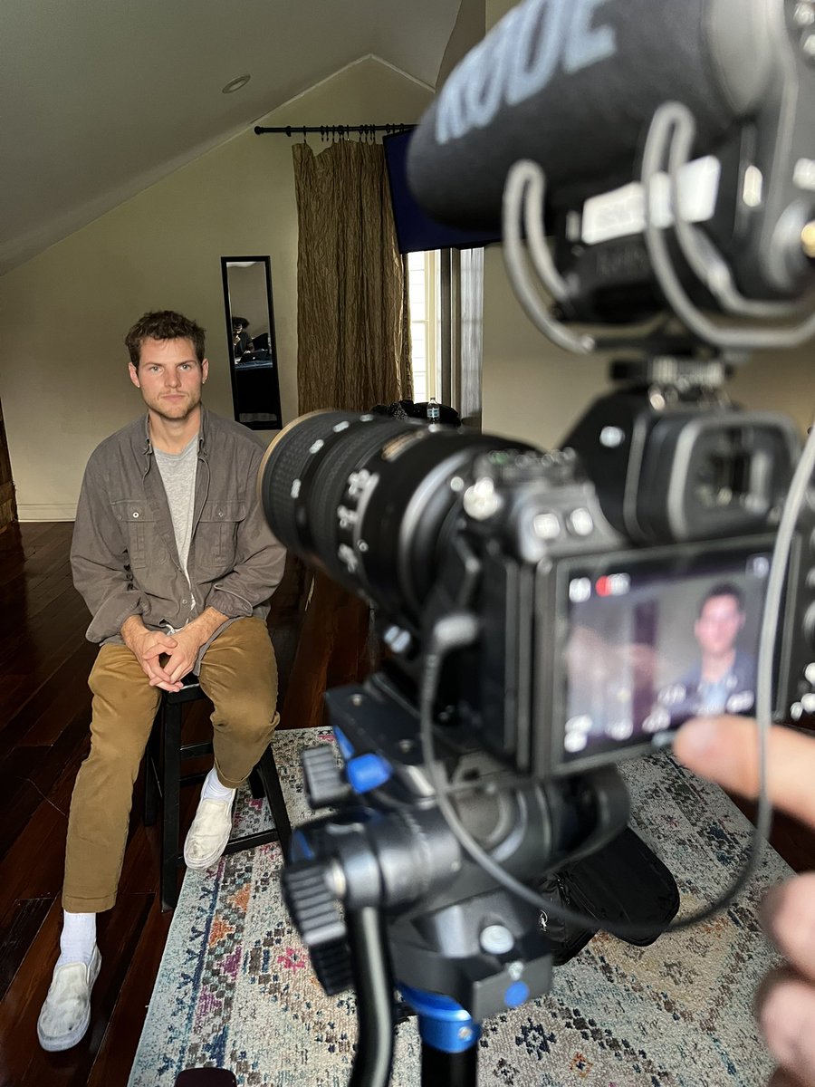 edmadison's tweet image. Artist-in-residence @UOsojc alum @suttonraphael is here coaching our students as we simultaneously create a Master Class in storytelling to benefit students at home and aspiring journalists.@uoregon  #bigeasyblues