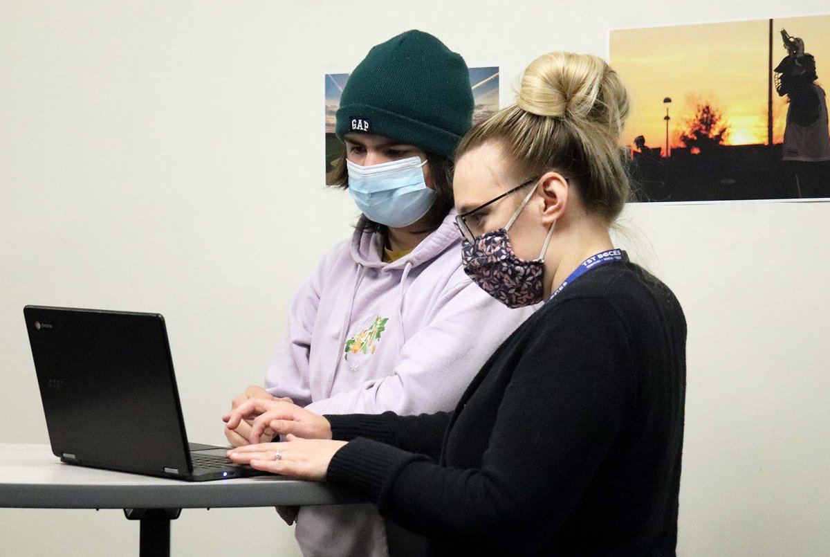 TSTboces's tweet image. Instructional Specialist, Tech &amp;amp; Digital Fluency @FWoodardTST worked with Dewitt Middle School students at @IthacaNYSchools to put together a 3D printer and build their own designs with Tinkercad software 🖥🖨 Visit tstboces.org/RSS for more info on offerings @Rsststboces