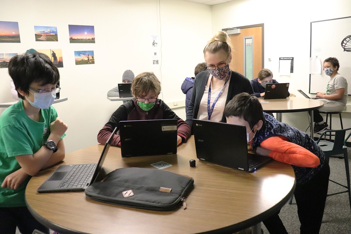 TSTboces's tweet image. Instructional Specialist, Tech &amp;amp; Digital Fluency @FWoodardTST worked with Dewitt Middle School students at @IthacaNYSchools to put together a 3D printer and build their own designs with Tinkercad software 🖥🖨 Visit tstboces.org/RSS for more info on offerings @Rsststboces