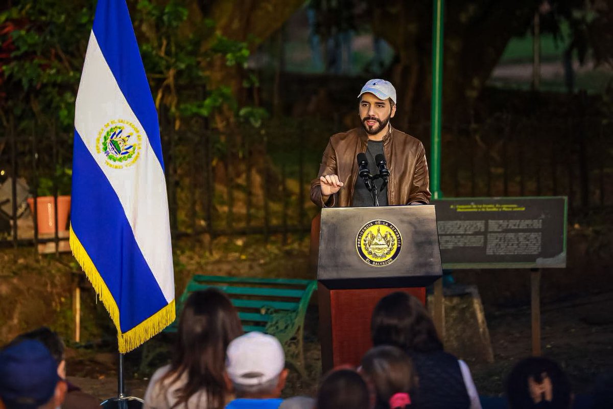 SecPrensaSV's tweet photo. #TransformaciónCaseríoElMozote | El Presidente @nayibbukele anunció que el WiFi ya está instalado en la zona céntrica de El Mozote. https://t.co/ATR1osA8oD
